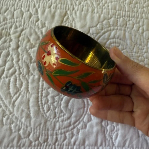 vintage metal enamel flower bangle bracelet - Picture 5 of 8